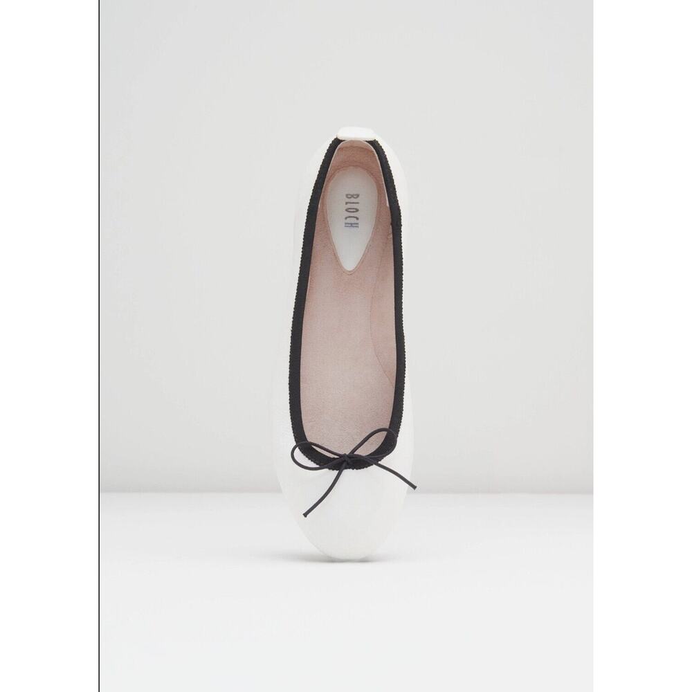 Bloch Womens Nashira Ballet Flats in White/Black Leather EU 38/US 7.5 New In Box